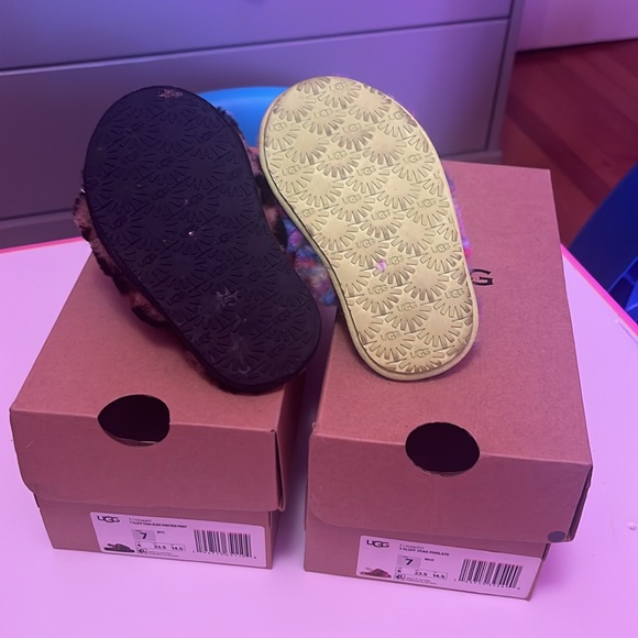 Toddler girl ugg slides - Picture 2 of 3